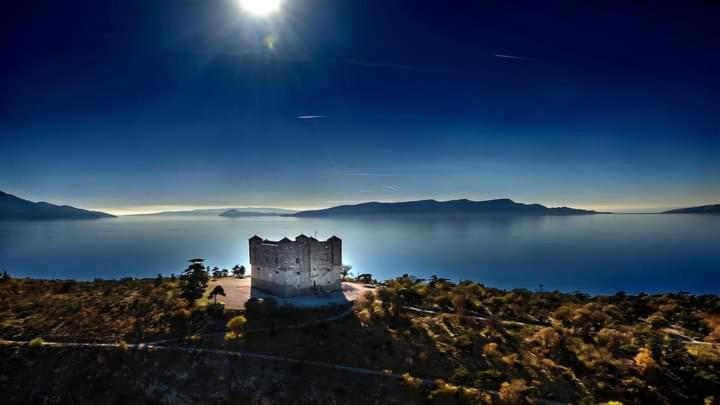 Demi Lägenhet Senj  Exteriör bild